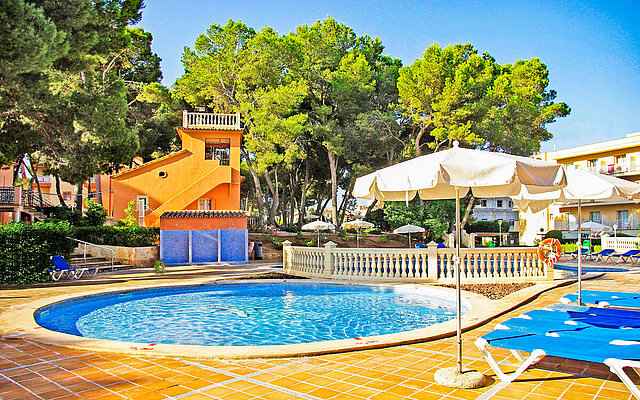 Hotel Palma Bay Club Resort Mallorca Pool Liegen
