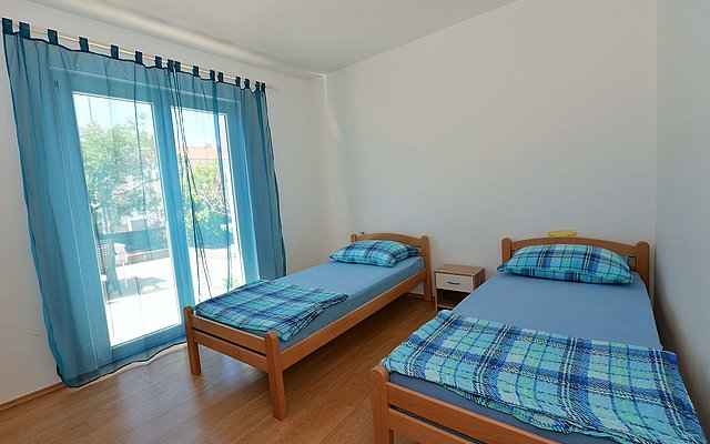 Omra Zone Apartments Novalja Blaues Zimmer