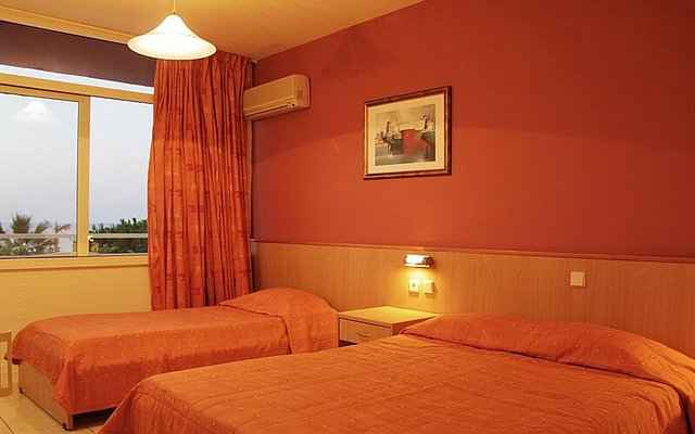 Hotel Eri Beach Resort & Village Chersonissos Kreta Zimmer