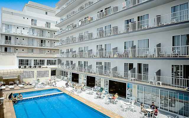 Hotel Riutort Mallorca Aussenanlage Pool